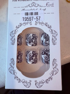 Pedi press on nails - white and black